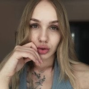 Camgirl is actually offline