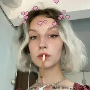 DivineLoly1 from stripchat