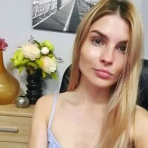 RunawayBlonde from stripchat