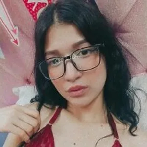 ari_chiqui from stripchat