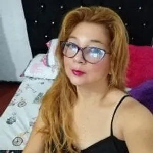 MOM_BLONDE from stripchat