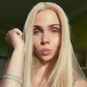 whitefoxAlice from stripchat