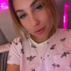 Amydevin from stripchat