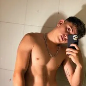 Lucaas_frost from stripchat