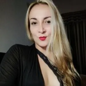 adrianapdes from stripchat