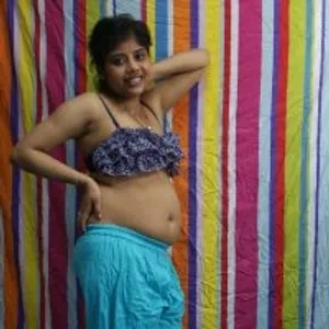 YOURS_BHABHI28 from stripchat