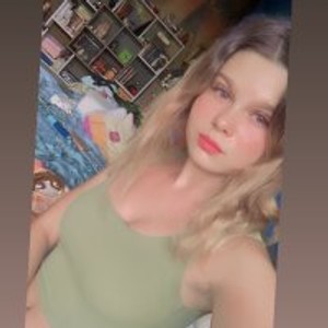 Camgirl is actually offline