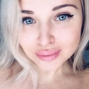 Camgirl is actually offline