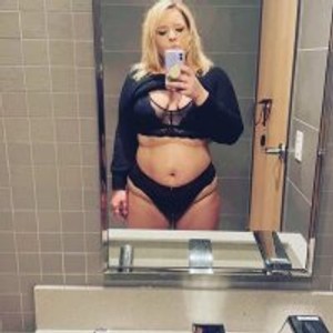 curvychristine30's profile picture