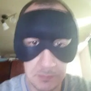 MaskedCharlie from stripchat