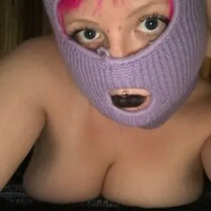 skysgoodgirlviolet from stripchat