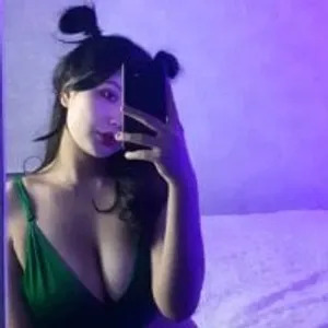 Amelie_Di from stripchat