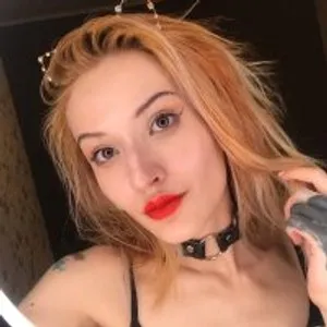 Roxy_Raids from stripchat