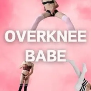 OverkneeBabe from stripchat