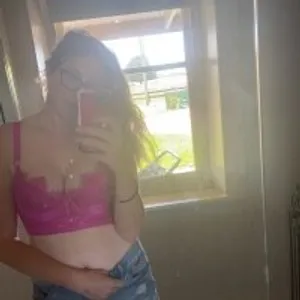 LyndaRaine from stripchat