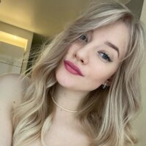 Camgirl is actually offline