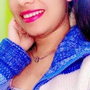 SmileQueenPriya from stripchat