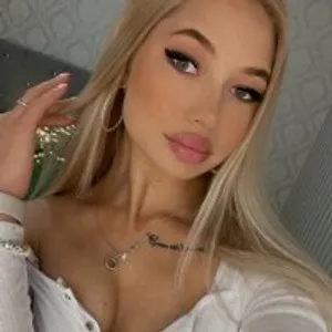 MarryBlonde from stripchat