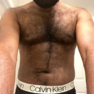 hairy_raider from stripchat