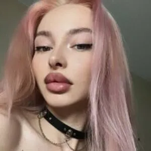 xoSashaBloomox from stripchat