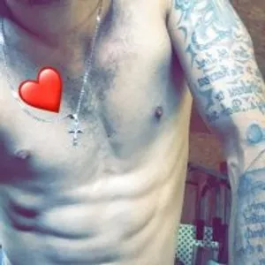 Derekhunt24dh from stripchat