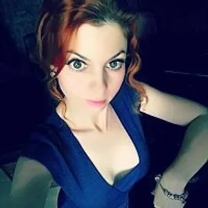 RedheadFoxie from stripchat