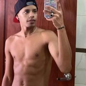 derek_notalok from stripchat