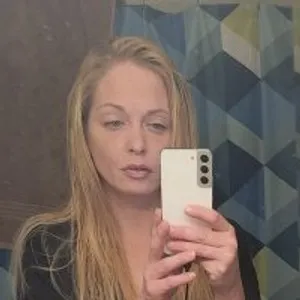 Momma38 from stripchat