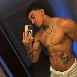 strongboy_ from stripchat