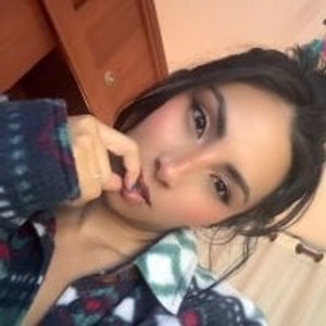 rudecam.live Dahyliin01 livesex profile in mom cams