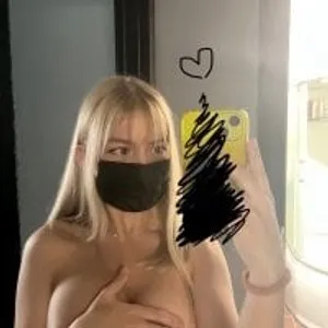 HollyMorriss from stripchat