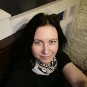 LuxViollaXx from stripchat