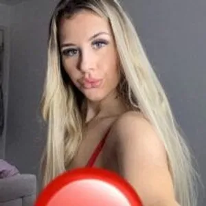 LucyTaylorz from stripchat