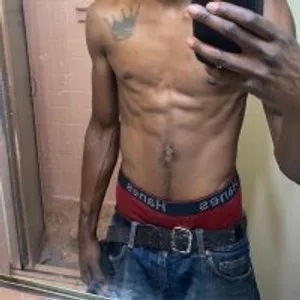 Yungbullz99 from stripchat