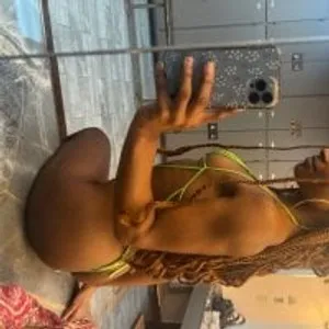 goddessmoni from stripchat