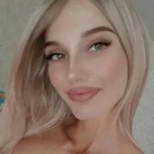 Julyy1919 from stripchat