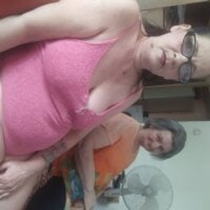 lesbianlivesexcams.com CarlaRaysa69 livesex profile in milf cams