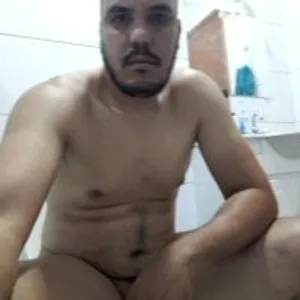 RobertoBuzios22 from stripchat