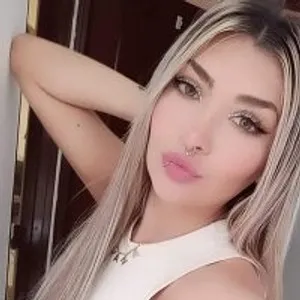 khloe_santana from stripchat