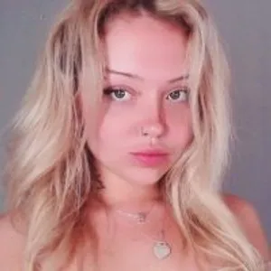 kiki_nikki from stripchat