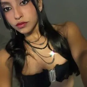 AdrianaGrandeee from stripchat