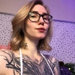 sexcityguide.com mila_juice livesex profile in tattoos cams