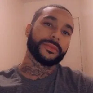 JaxonWill1 from stripchat