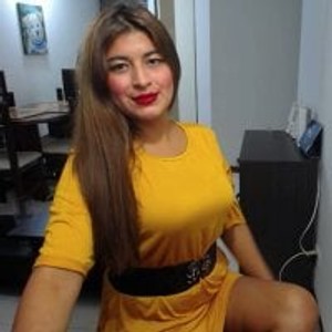 sleekcams.com Yunhot_ livesex profile in black cams