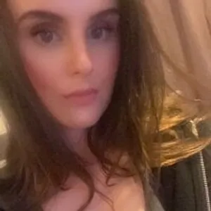 Louisapreg from stripchat