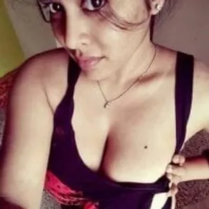 TamilSwethaRani from stripchat