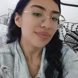 Kitty__Curly from stripchat